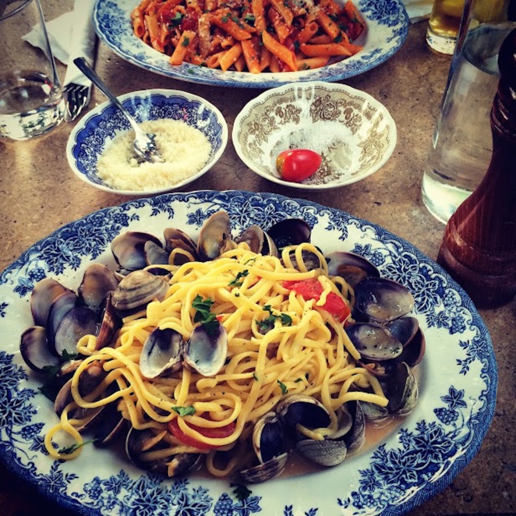 Linguini al Vongole at Capanna italian restaurant in Kolonaki pasta