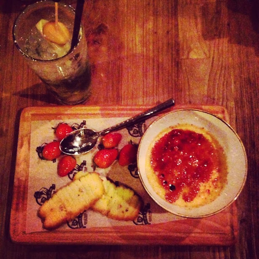Creme brûlée & cocktails at Ugolek restaurant. #sweettooth