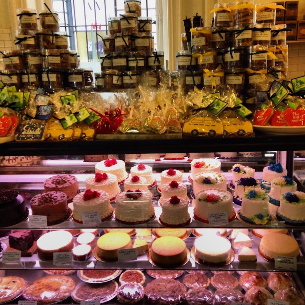 This is not a supermarket. It's Dean & Deluca cafe!