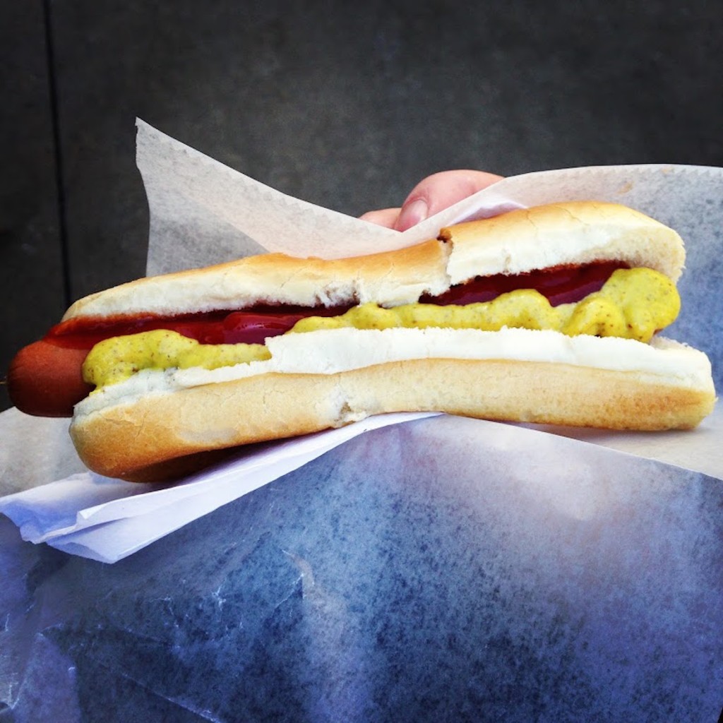 It's not NYC if there is no hotdog #streetfood #foodporn