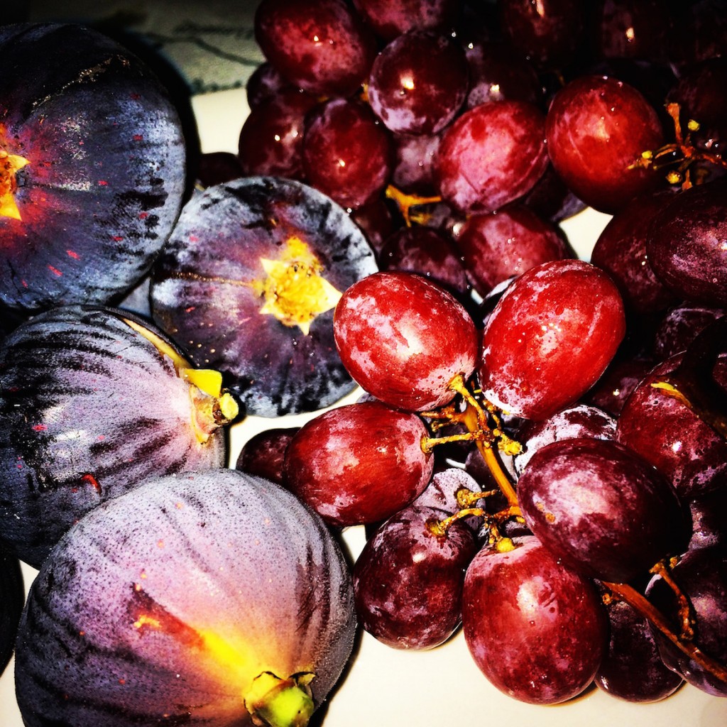Divine grapes & figs in this paradise of natural flavours!