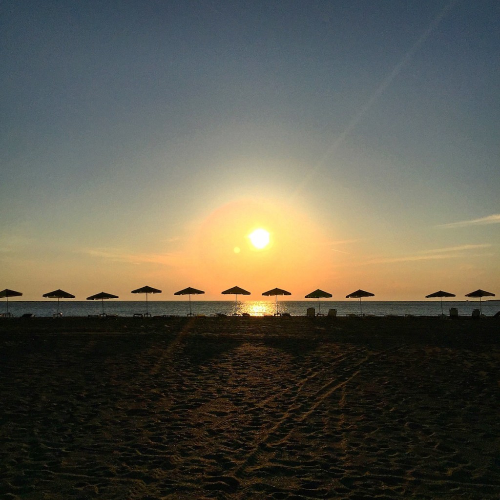 Sun sets into the sea right in front of me at the western beach of Falassarna!