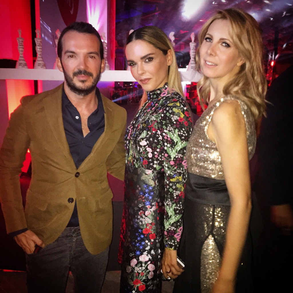 With the ultra stylish greek of international acclaim blogger Evangelie Smyrniotaki (aka StyleHeroine) in the middle and Galatia Laskaraki, editor-in-chief of Marie Claire magazine.