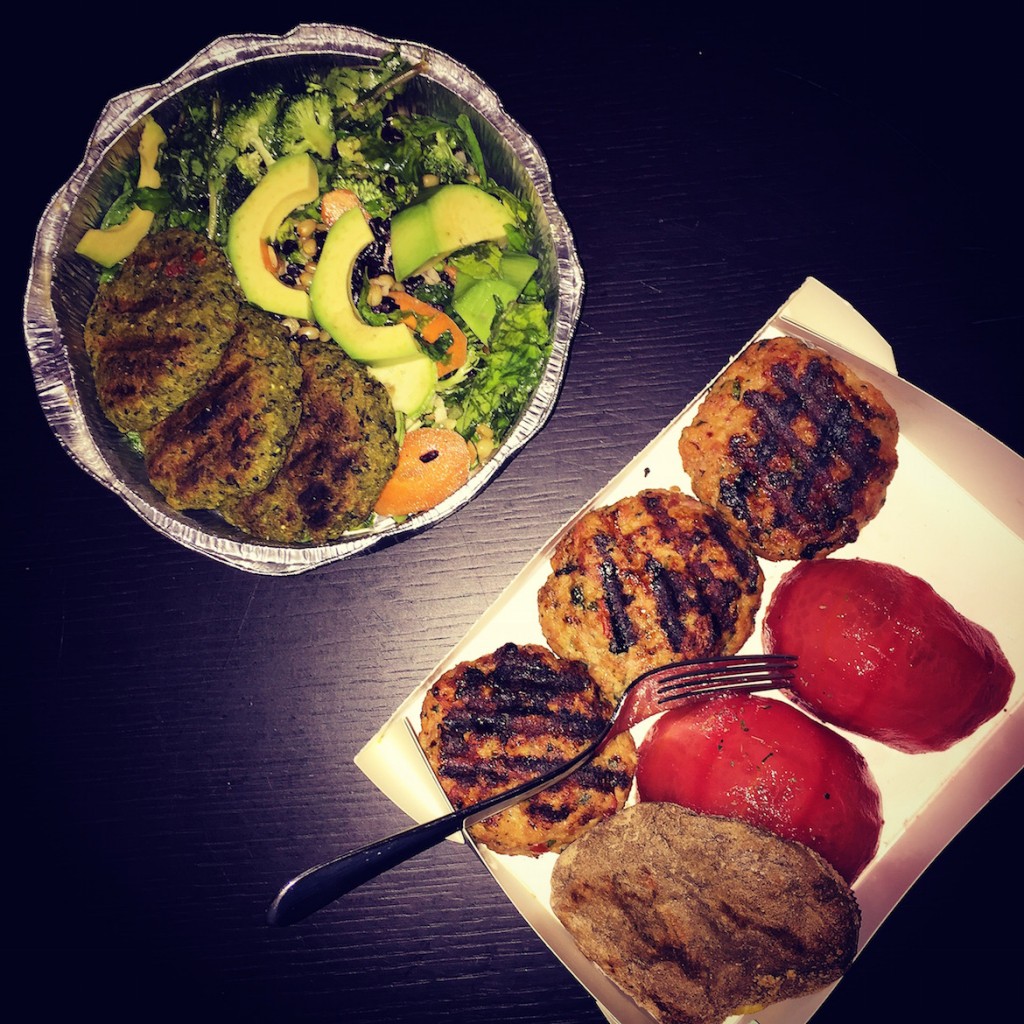 Kalamaki Kolonaki has just delivered: turkey burgers ++ broccoli salad with avocado & kinoa burgers