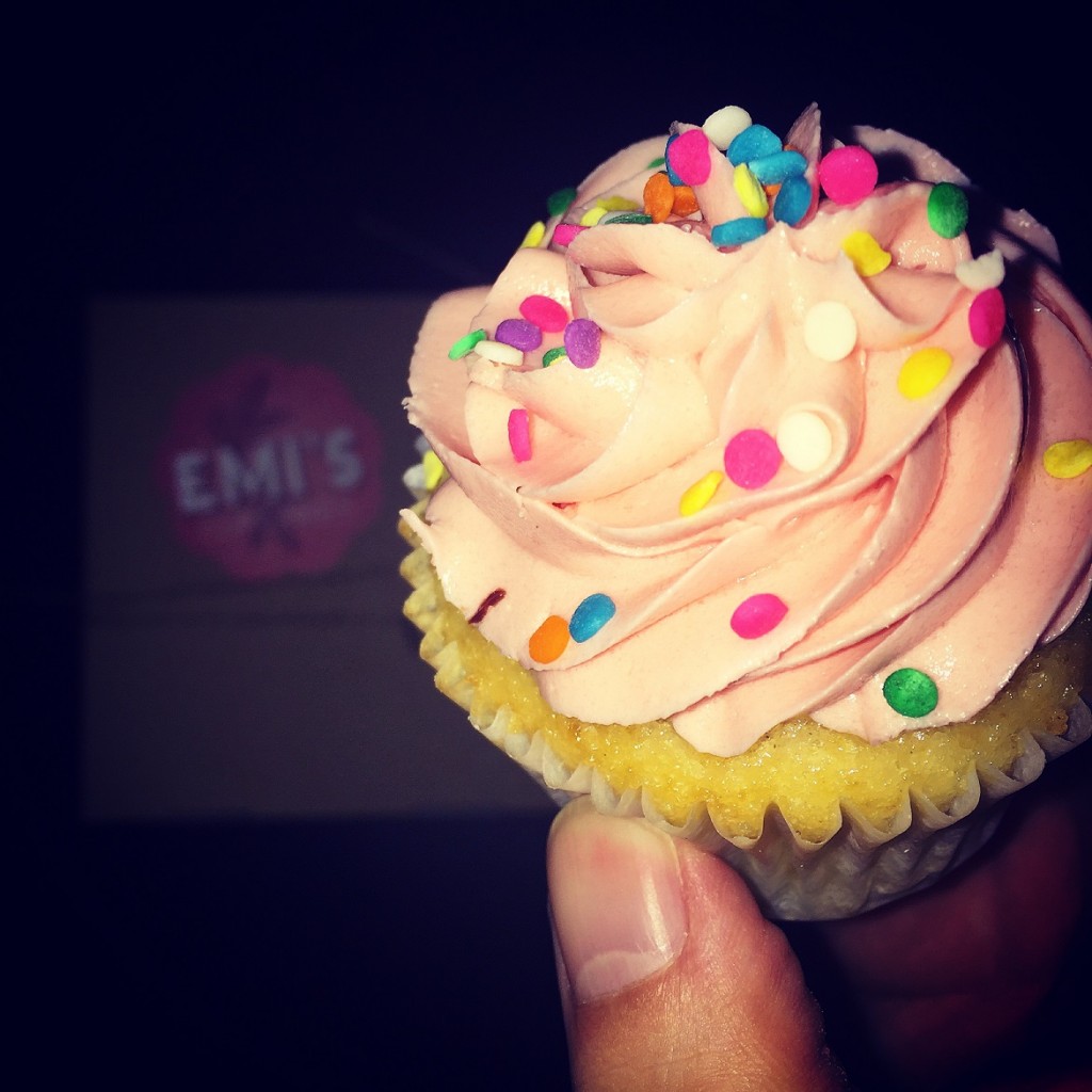 A plain vanilla-flavored cupcake but with a colorful decoration!