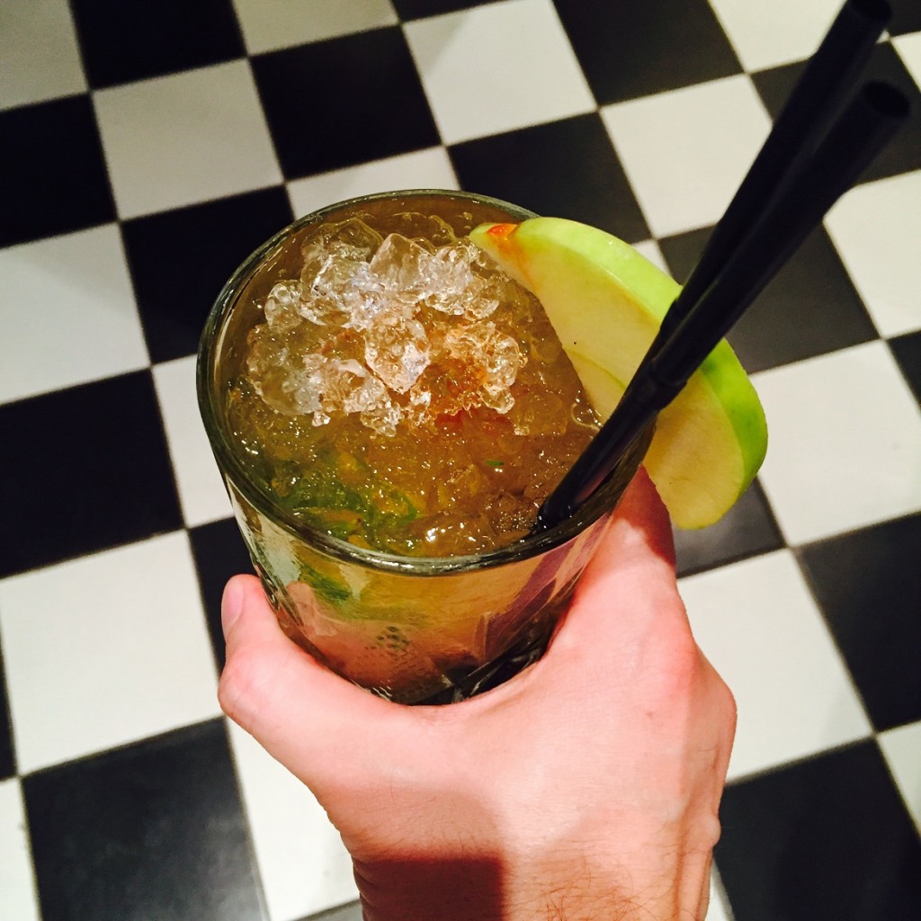 Here they make great cocktails too! Cheers till next time with this apple mojito!
