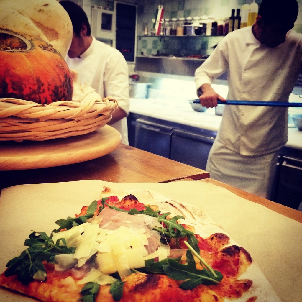 Poselli: a street pizza place for skaters, hipsters & posers!