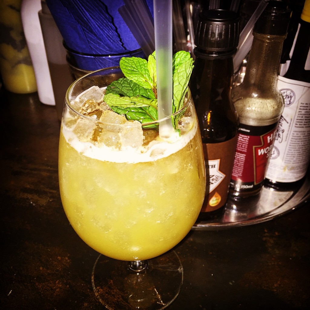 A perfectly made Mai Tai by the young & super kind bartender Miel :)