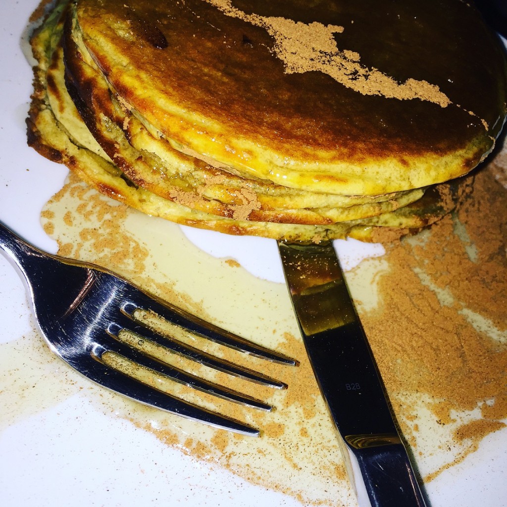 Pancakes with honey & cinnamon, both strong anti-oxidants, at NIXON