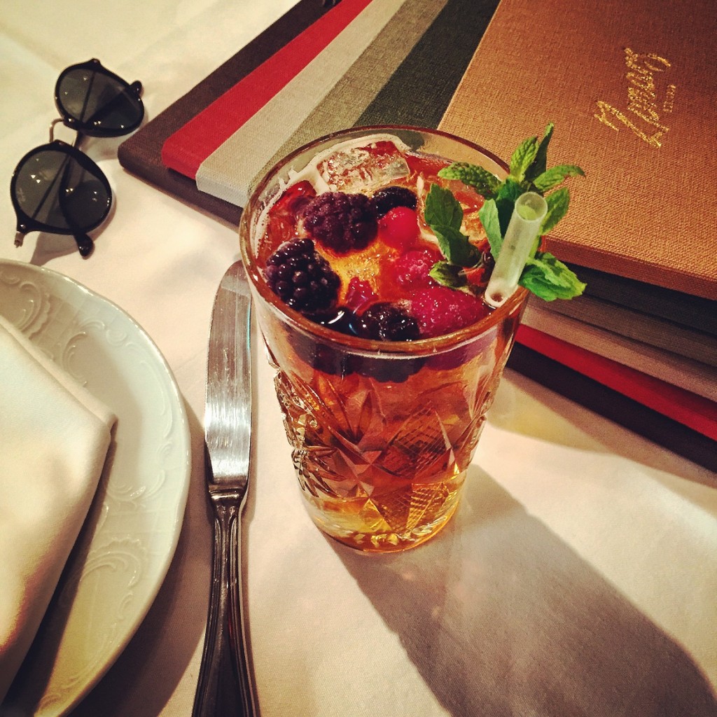 A classic Pimm's Cup cocktail as they serve it at Zonars