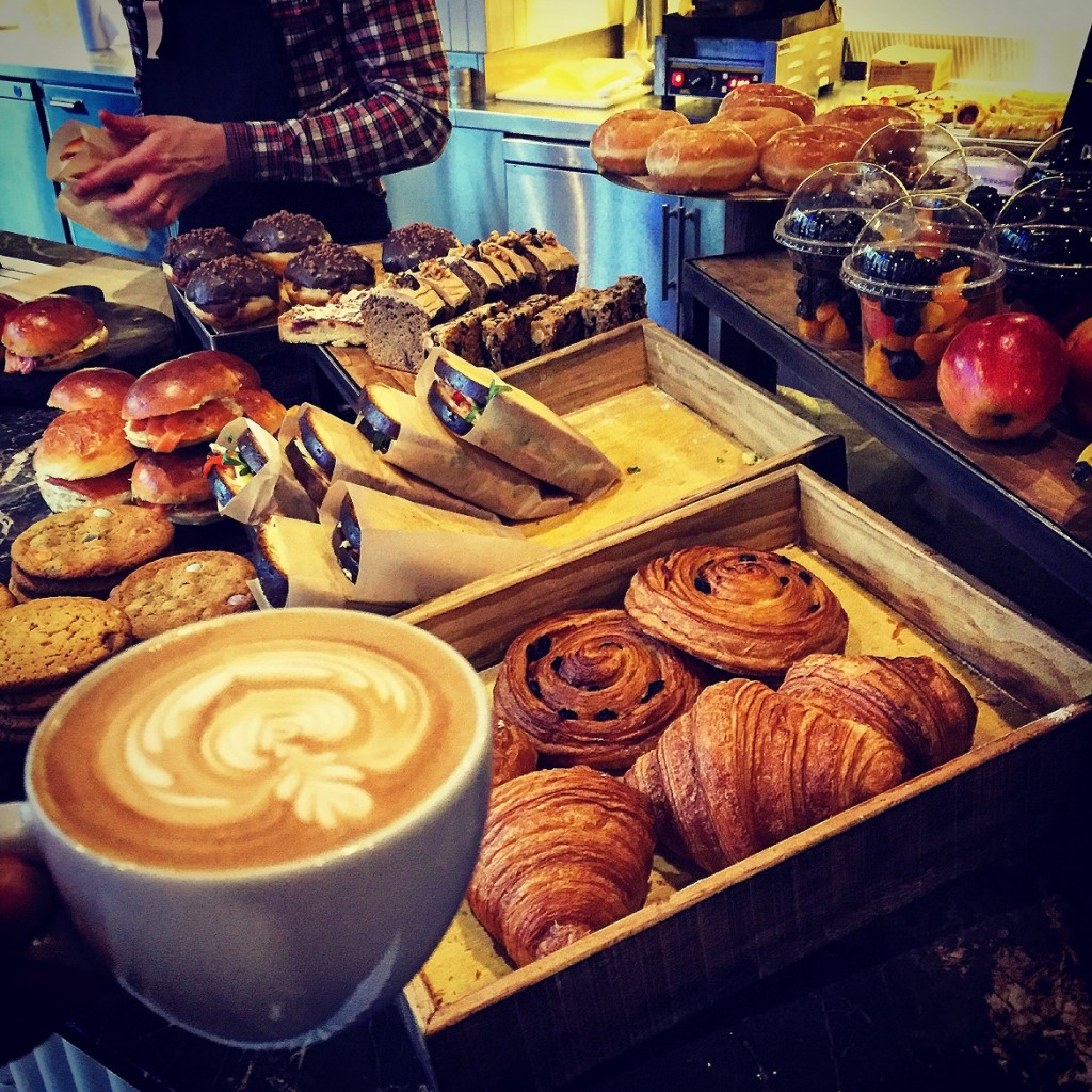 Best coffee & snacks for breakfast at the ACE hotel cafe!