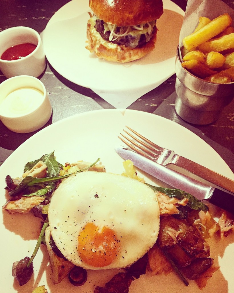 Brunching at Hoi Polloi hip restaurant inside the ACE hotel
