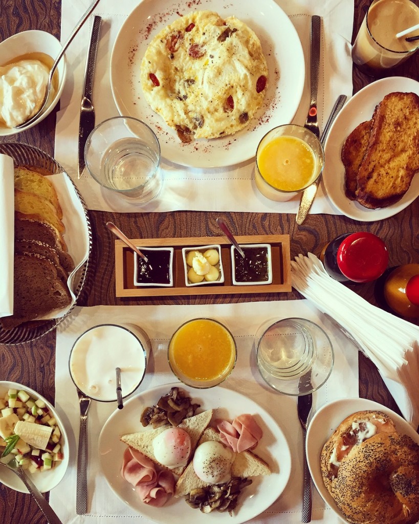 Breakfast served!
