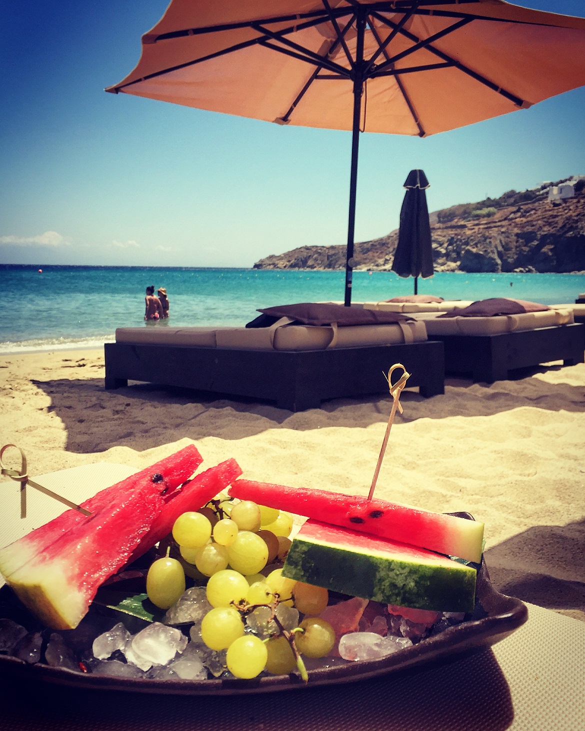 Fresh fruits on this exclusive loungy part of Kalo Livadi beach...