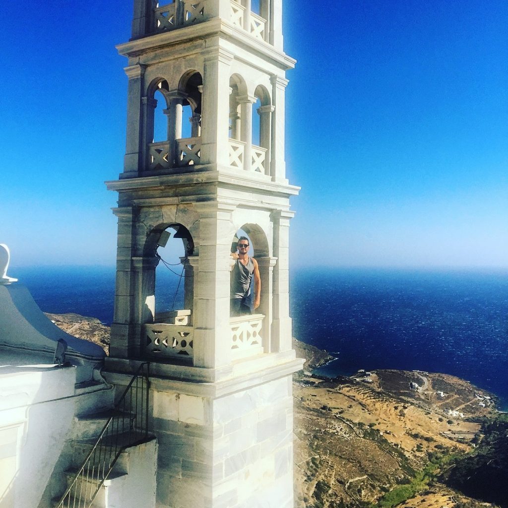 Απίστευτη θέα από το καμπαναριό στην Καρδιανή, το πιο cute χωριό της Τήνου