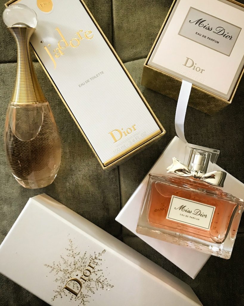 THE MODERN CLASSICS // J' Adore - eau de toilette & Miss Dior - eau de parfum σε υπέροχες γιορτινές συσκευασίες!