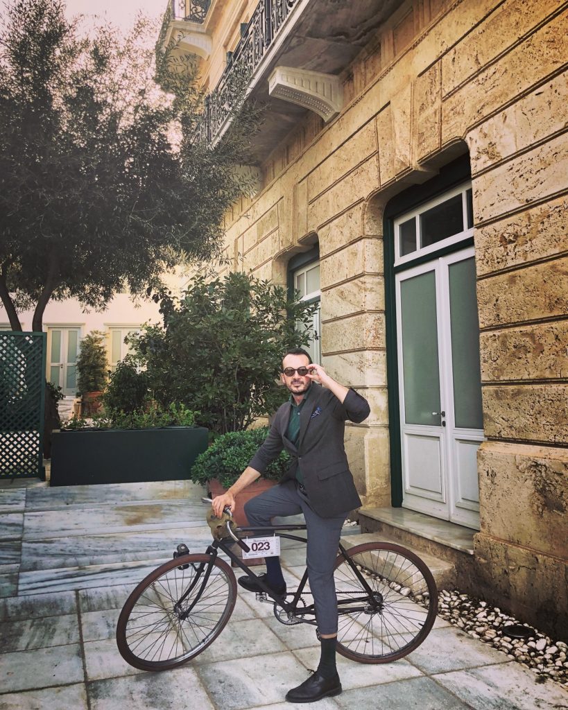 tweed-run-spetses