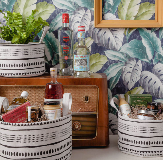 a-magic-cabinet-spring-hamper-gastroonomy