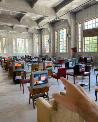 portals-art-exhibition-neon-6